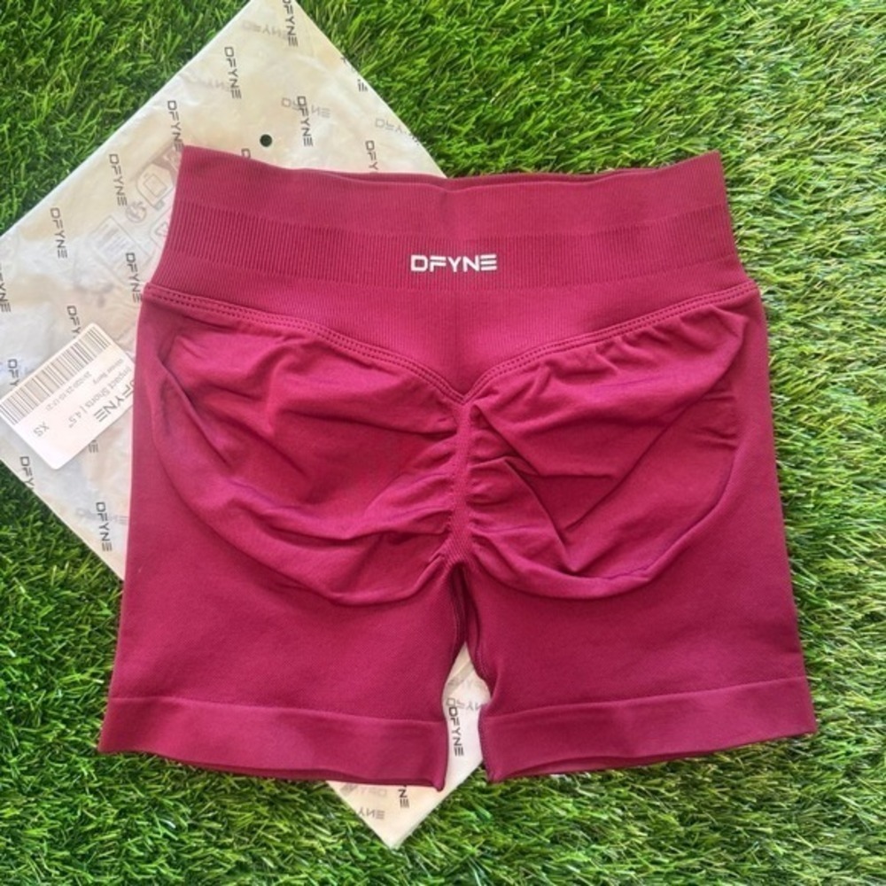 Dfyne impact shorts 4.5" winter berry extra small